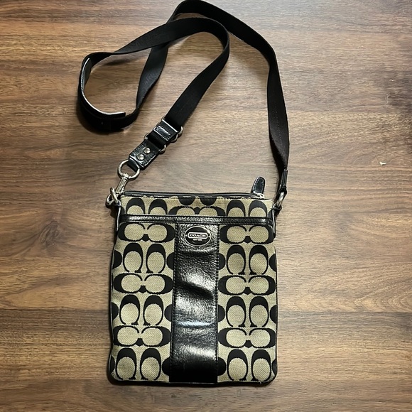 Coach crossbody - Picture 1 of 9